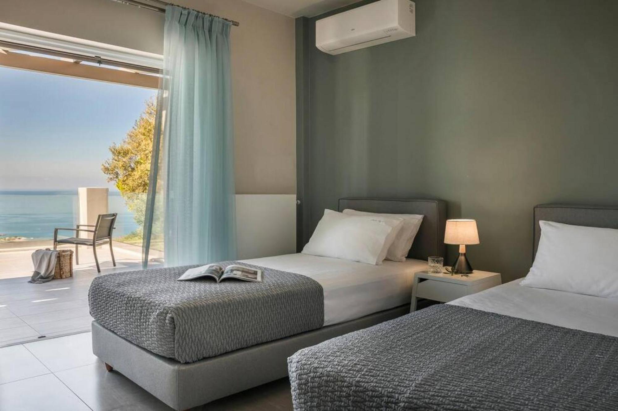 Grande Azzurro In Lakithra Villa Exterior photo